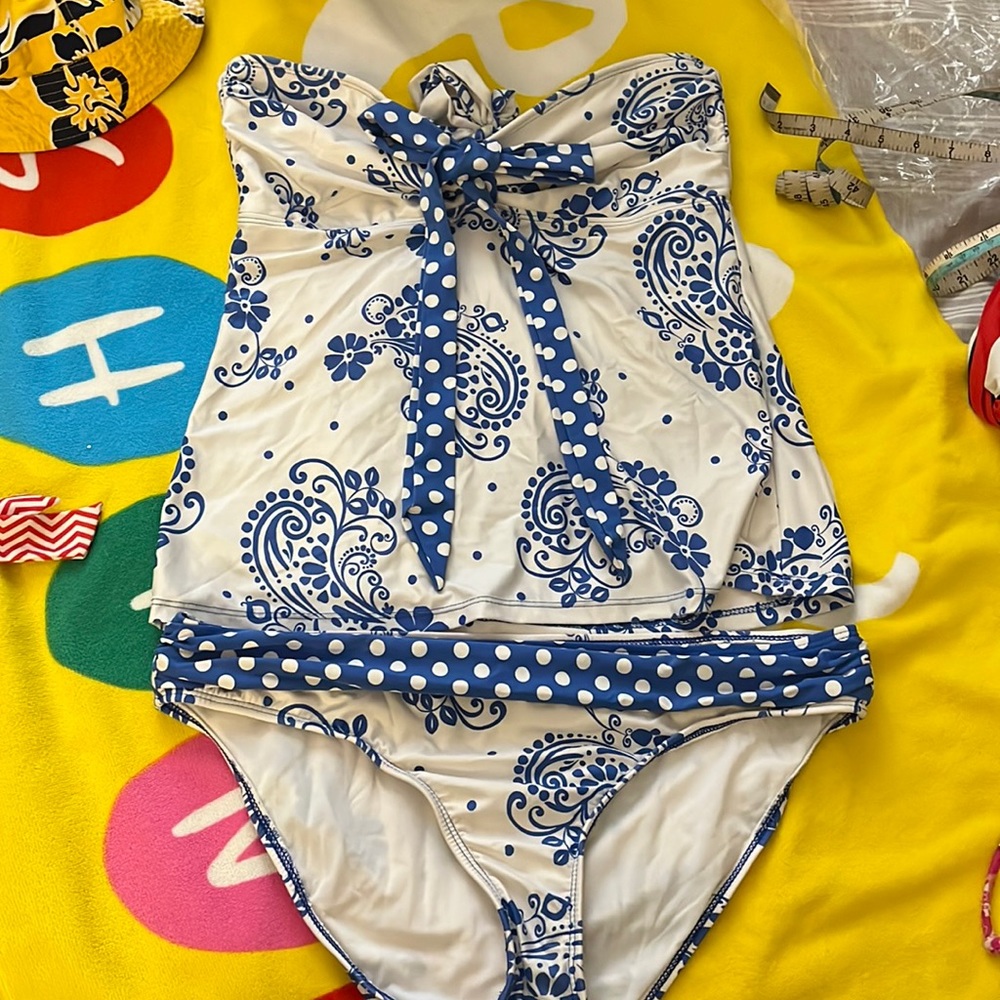 Two pieces swimsuit